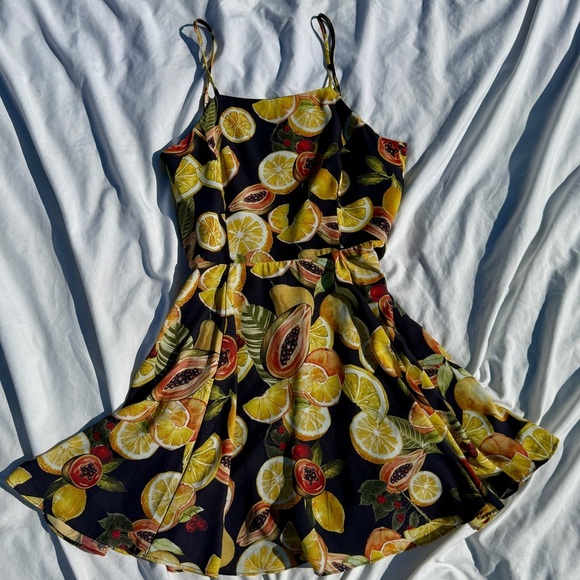 Gianni Bini Dresses & Skirts - Gianni Bini Citrus Print Mini Dress 🍋🍒